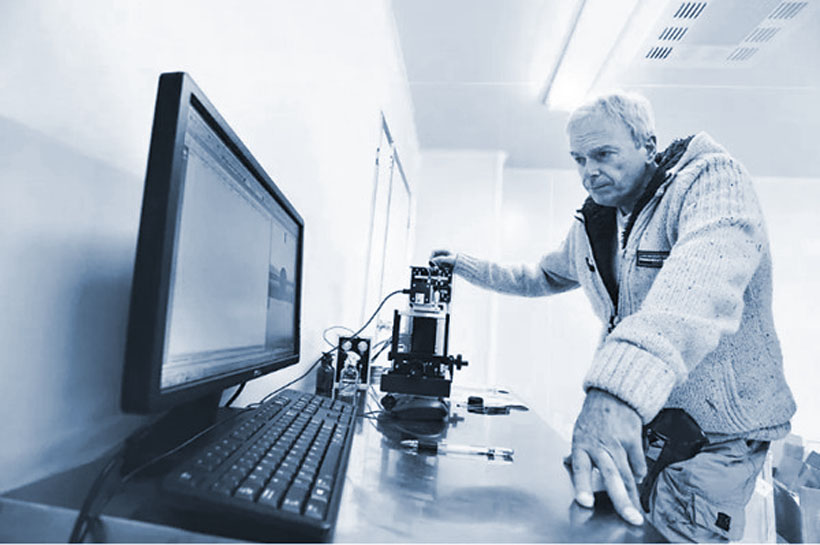 Питер Беннет в Wuhan Jindun Laser Technology.